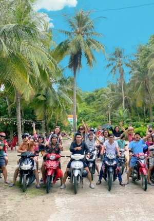 Khoảnh Khắc Khách Hàng 