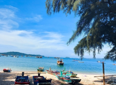 Thuê tàu đi câu cá – lặn ngắm san hô